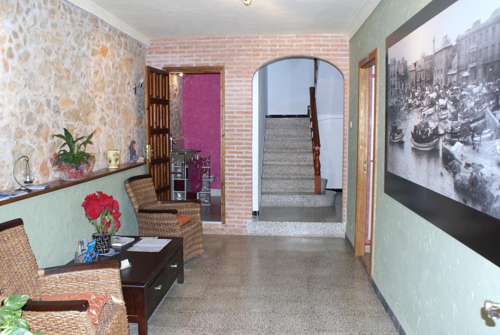 Guest house Pensio Torrent 2*